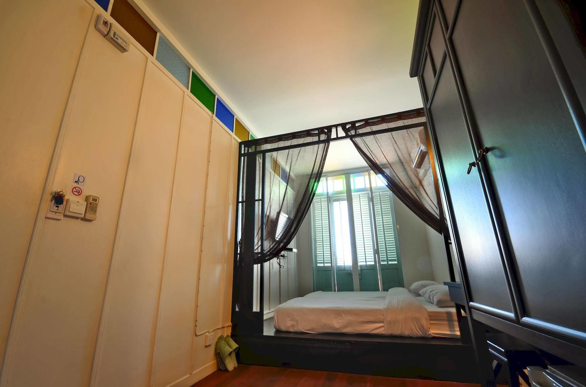 99 Oldtown Boutique Guesthouse Sha Extra Plus Phuket Exterior foto